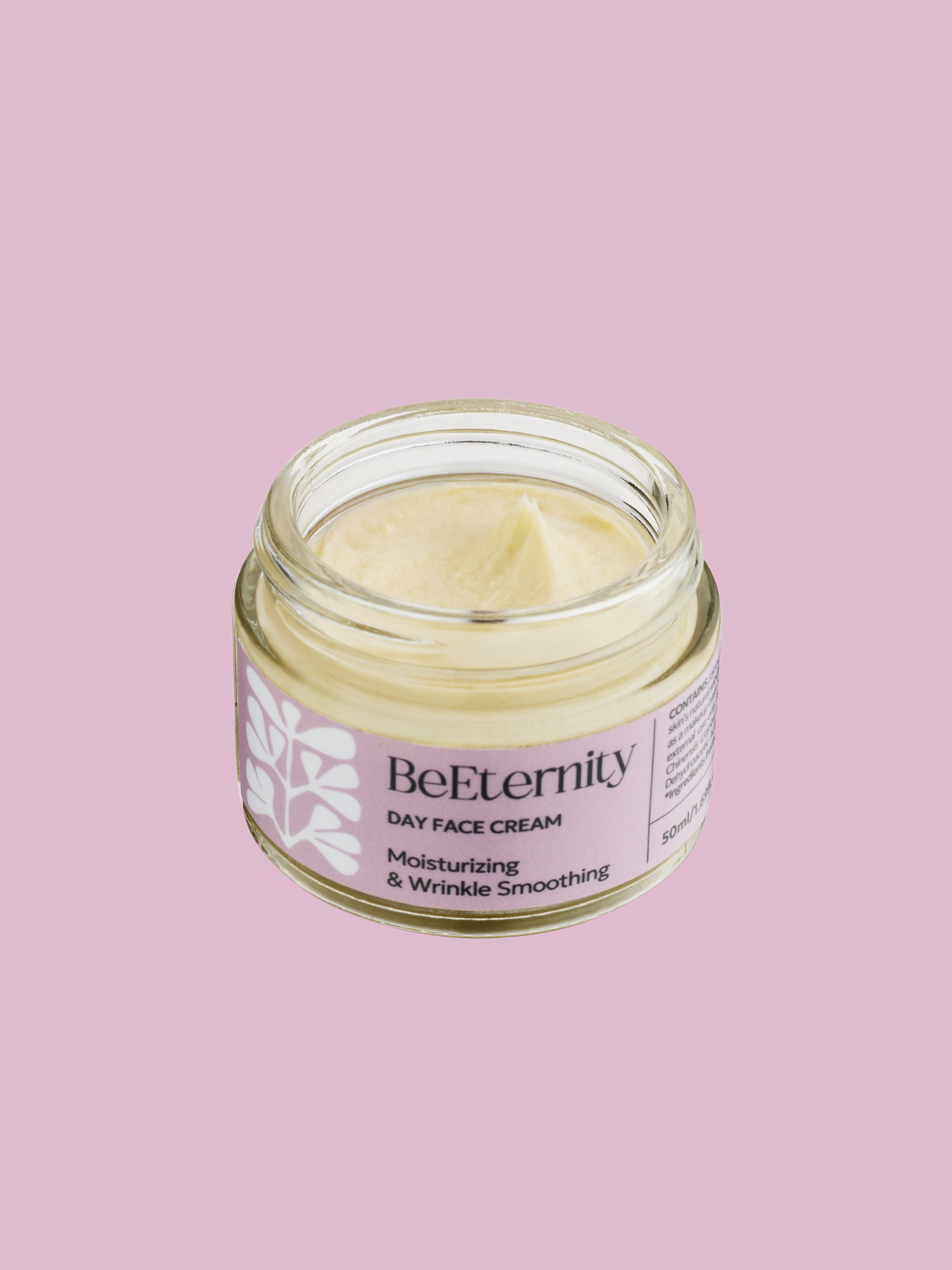 Η μεταξένια υφή της BeEternity – Φυσική φροντίδα που απορροφάται άμεσα χωρίς λιπαρότητα.