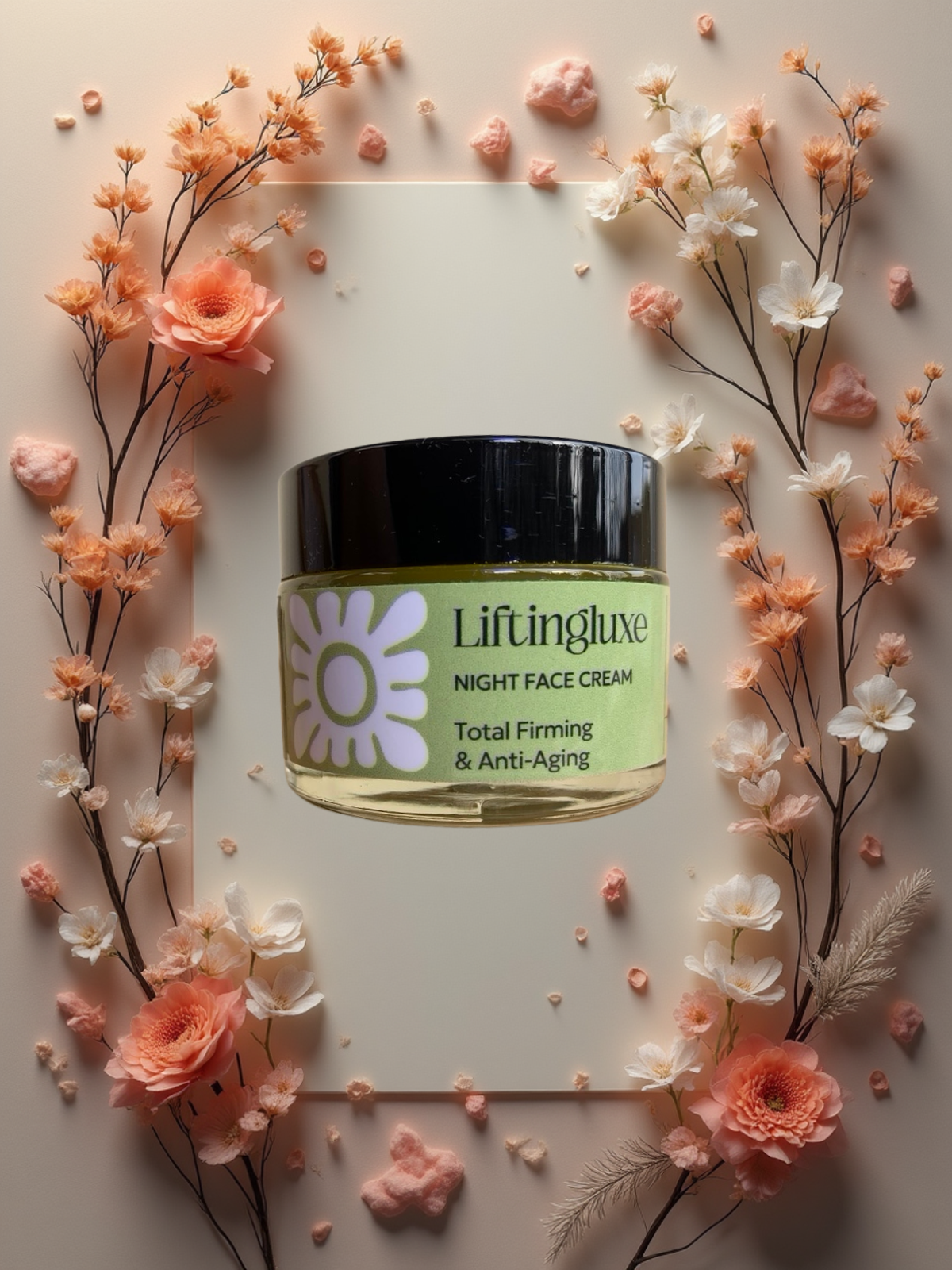 Découvrez le soin naturel de votre peau avec la Crème de Nuit 45+. Découvrez ses résultats sur notre site web - VAITSI COSMETICS